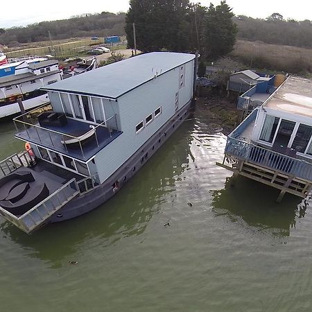 ニューポート Houseboat Harbourside View Bed & Breakfast エクステリア 写真