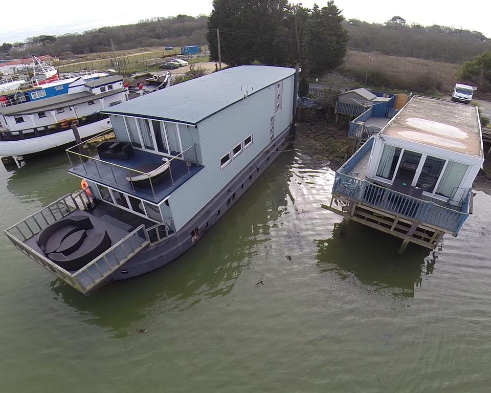 ニューポート Houseboat Harbourside View Bed & Breakfast エクステリア 写真