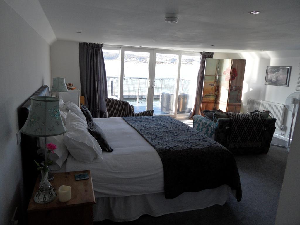 ニューポート Houseboat Harbourside View Bed & Breakfast エクステリア 写真