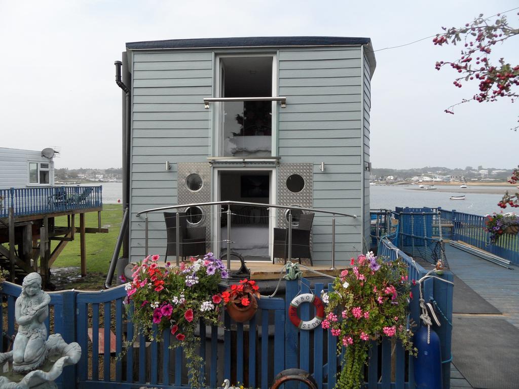 ニューポート Houseboat Harbourside View Bed & Breakfast エクステリア 写真