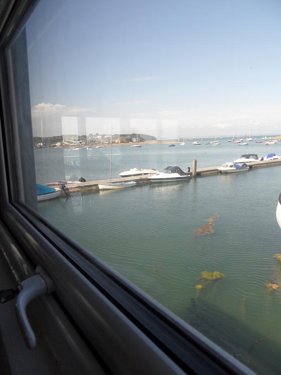 ニューポート Houseboat Harbourside View Bed & Breakfast 部屋 写真
