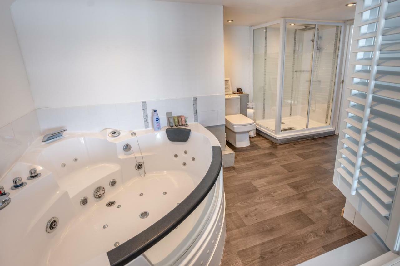 ニューポート Houseboat Harbourside View Bed & Breakfast エクステリア 写真