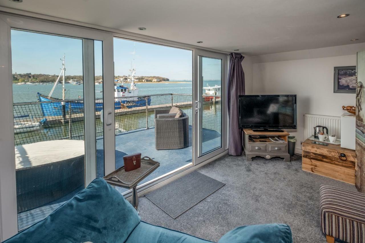 ニューポート Houseboat Harbourside View Bed & Breakfast エクステリア 写真