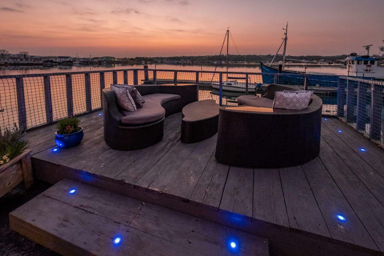 ニューポート Houseboat Harbourside View Bed & Breakfast エクステリア 写真