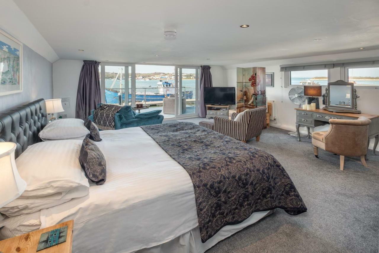 ニューポート Houseboat Harbourside View Bed & Breakfast エクステリア 写真