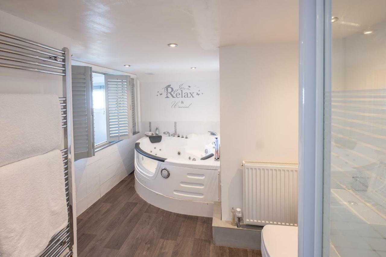 ニューポート Houseboat Harbourside View Bed & Breakfast エクステリア 写真