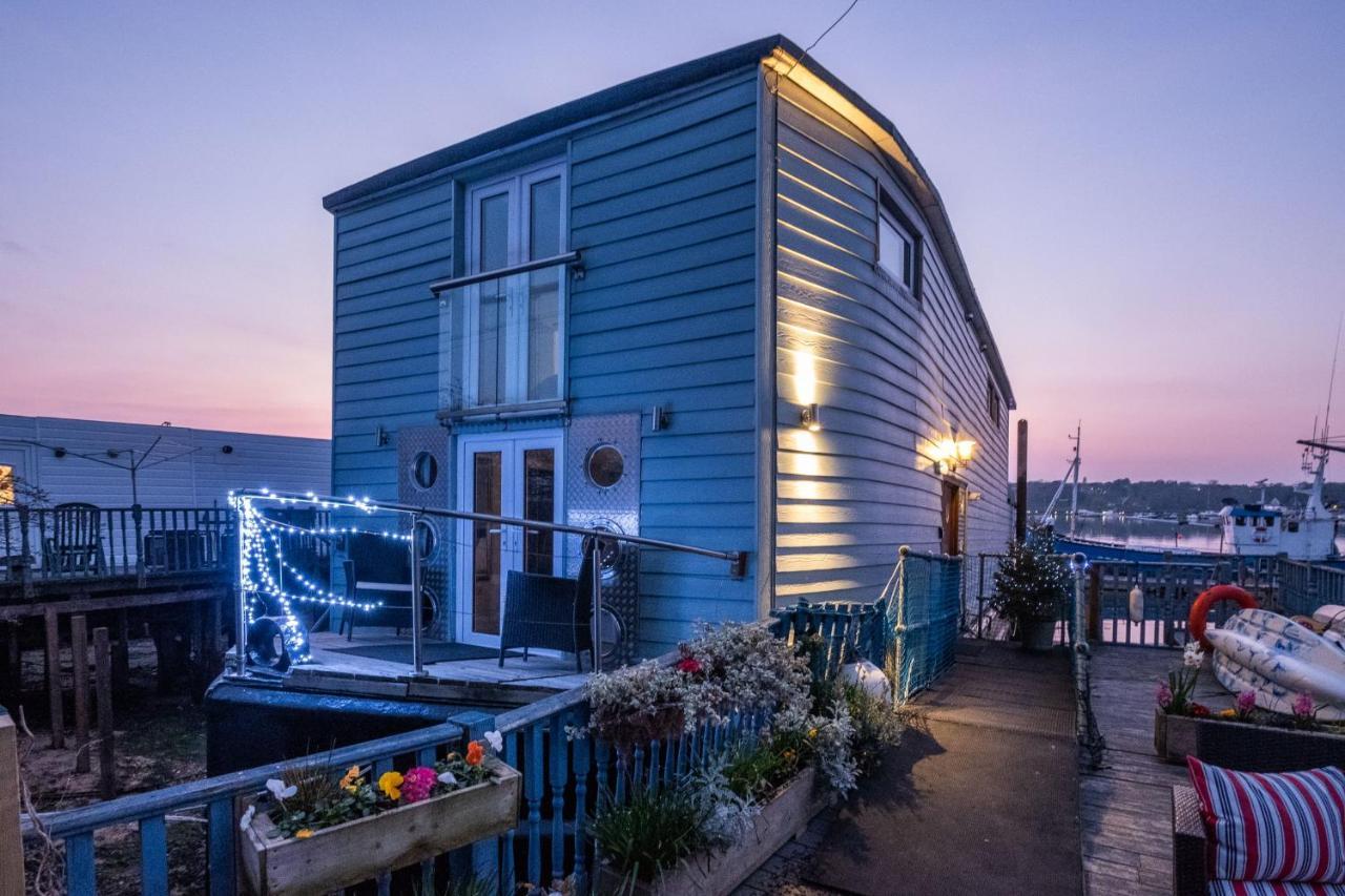 ニューポート Houseboat Harbourside View Bed & Breakfast エクステリア 写真